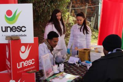 Acadêmicos dos cursos da área da saúde da Unesc participam de atividade no bairro Cristo Redentor