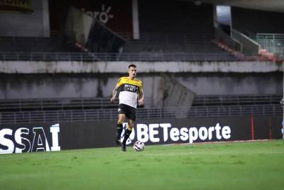 Heitor Roca fala sobre estreia com a camisa do Criciúma: ‘Foi um momento feliz’
