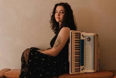 Artista do interior catarinense une talento e paixão musical para renovar som da sanfona