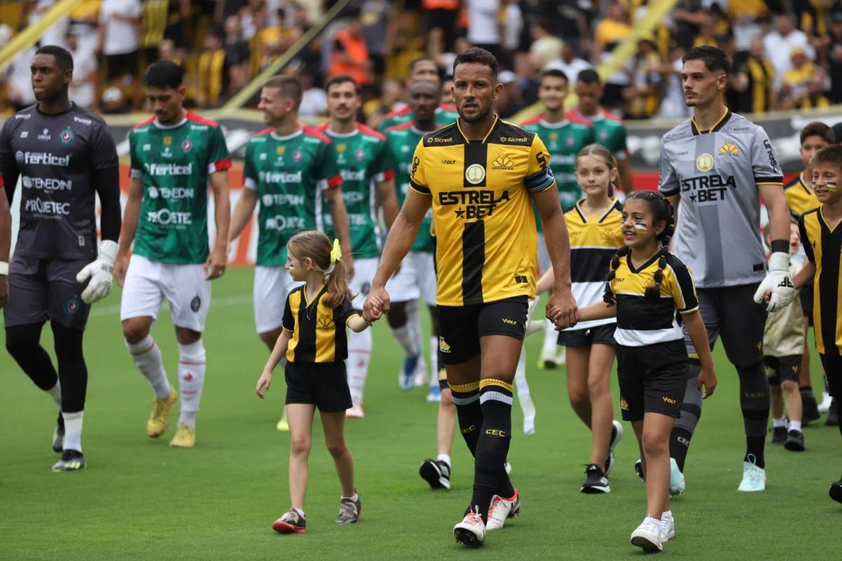 Confira fotos do jogo que deu ao Criciúma o bicampeonato da Recopa Catarinense — foto 32