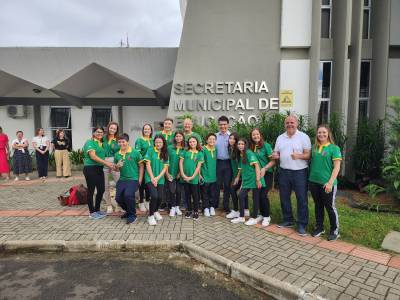 Estudantes da rede municipal de Criciúma embarcam para competição de matemática na Tailândia