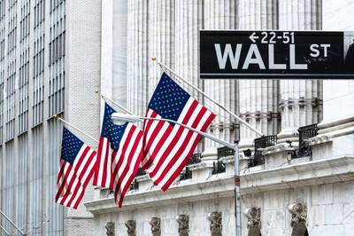 Wall Street: Dow Jones cai 3 mil pontos 