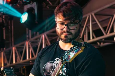 Da influência da família à formação de novos talentos: a trajetória de Marcelo Farias na música