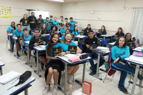 Demutran de Morro da Fumaça entrega material educativo de trânsito em escolas públicas