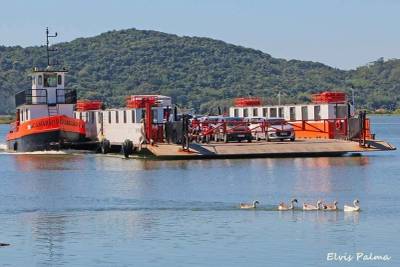 Balsa de Laguna funcionará 24 horas após interdição da ponte Anita Garibaldi; veja valores
