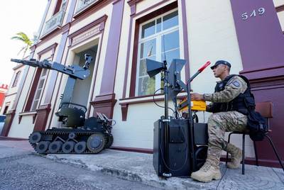 Polícia Militar de Santa Catarina recebe robô antibomba do Governo Federal