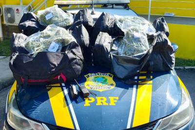 PRF apreende 24 quilos de maconha na BR-101