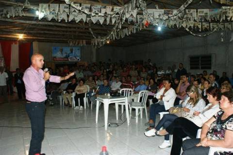 Comunidade de Barra Velha recebe Jairo e Naelti em reunião