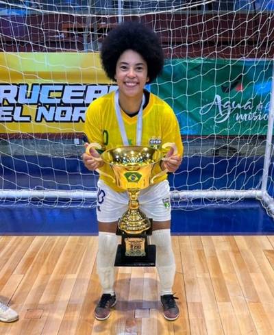 Campeã mundial de futebol de salão, criciumense se prepara para estrear na Liga Feminina de Futsal