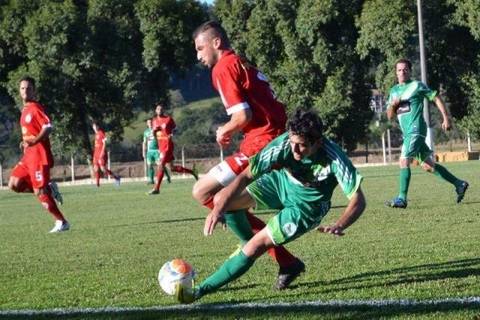 De adiamento em adiamento, futebol só na Páscoa