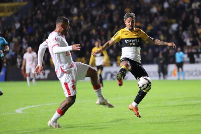 CBF altera horário do jogo entre Criciúma e Vila Nova