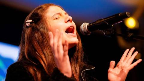 Talento criciumense: cantora mirim se destaca em palcos de Santa Catarina