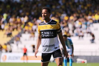 Rodrigo fala sobre o futuro ao atingir marca de 250 jogos com a camisa do Criciúma