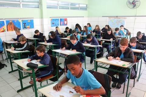 Mais de 50 estudantes participam da segunda fase do Prêmio Acic de Matemática neste fim de semana