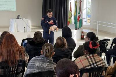 Capacitação em Primeiros Socorros prepara professoras dos CEIs da Afasc para situações de emergência