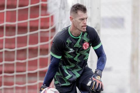 Na liderança, goleiro do Hercílio Luz prega cautela na Série B: 'a gente não pode errar'