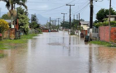 Praia Grande registra 85 milímetros de chuva e alerta população para risco de novos alagamentos 