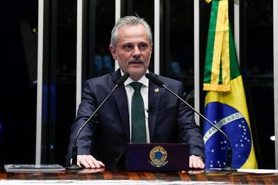 Em sua posse no Senado, Beto Martins defende investimentos logísticos no país