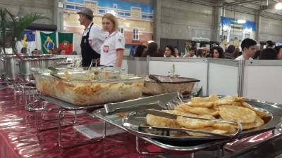 VÍDEO: Vendas dos pratos étnicos se destacam na gastronomia do evento 