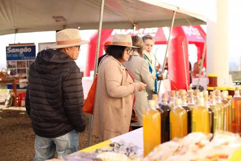 Feira da Mandioca reúne cerca de 500 pessoas para a troca de conhecimentos e experiências