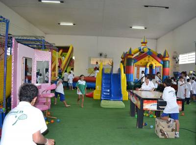 Projeto reuniu crianças em tarde de brincadeiras