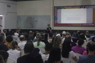 Colégio Satc fortalece laços com as famílias em reunião de pais