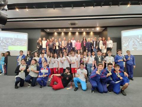 Alunos de Morro da Fumaça estão entre os vencedores do Prêmio Acic de Matemática 2023