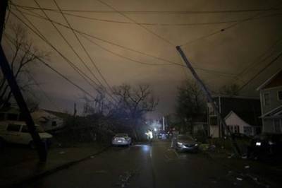 Tornados no Tennessee deixam 25 mortos