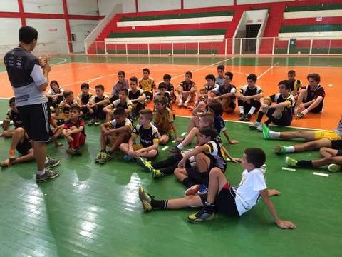 Sub-13 de Forquilhinha estreia jogando em casa