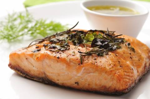 Filé de Salmão com molho de abacate