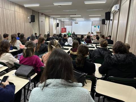 Desafios da vida sem glúten: profissionais e pacientes debatem convivência com a doença celíaca