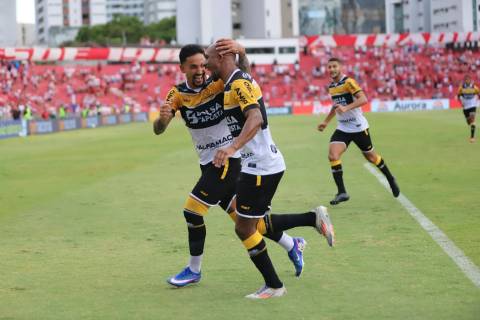 Criciúma derrota o Náutico na estreia do Campeonato Brasileiro da Série B
