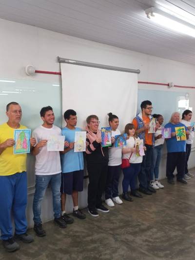 Aluno da Apae de Cocal do Sul vence etapa regional do Concurso Cartão de Natal 