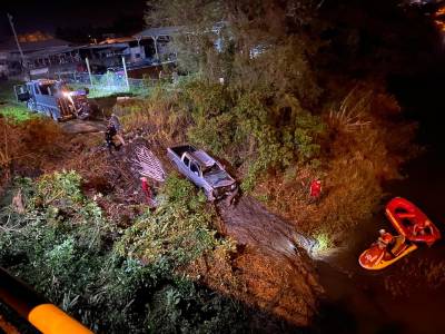Rio Araranguá: carro cai de ponte e motorista morre