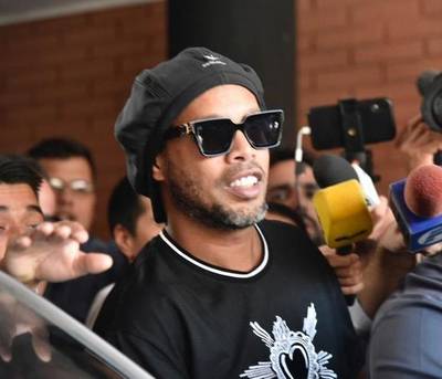 Promotor não indicia Ronaldinho e seu irmão