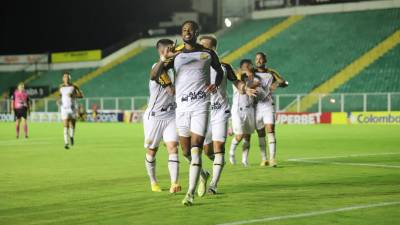 Criciúma vence o Camboriú e está classificado para as quartas de final do Catarinense