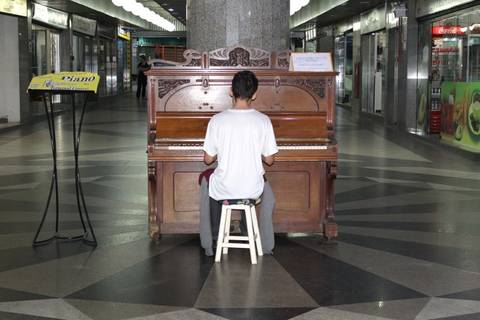 Um piano no Terminal Central