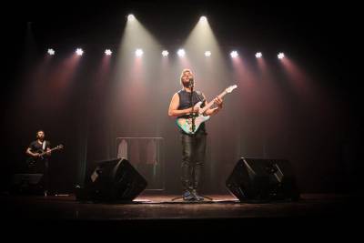 Carioca apresenta show de stand-up no Teatro Elias Angeloni em Criciúma