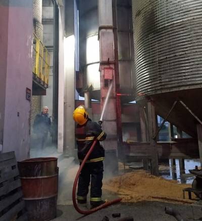 Princípio de incêndio em silo de arroz é registrado em Morro da Fumaça 
