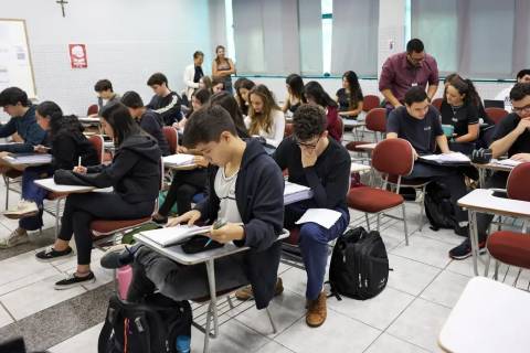 Enem 2024: saiba quem pode pedir a reaplicação do exame