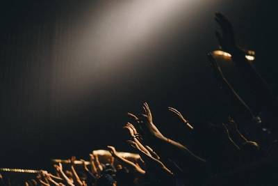 Fervorosos, fiéis excedem decibéis e templo terá que passar por adequação acústica