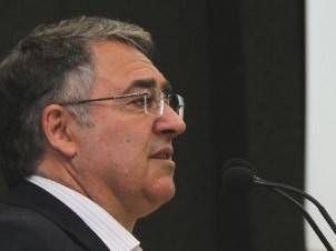 Raimundo Colombo apresenta melhora 