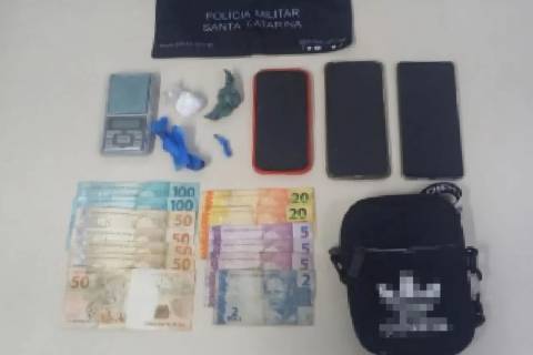 Dupla é presa por tráfico de drogas em Orleans
