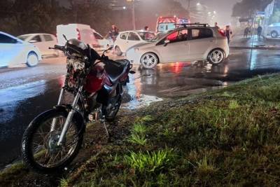 Criciúma: acidente na rua Álvaro Catão deixa motociclista ferido
