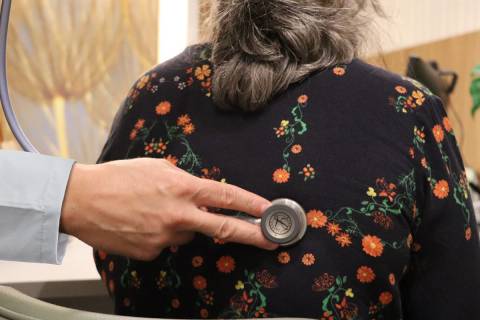 Unimed Criciúma realiza programa de prevenção e cuidado para clientes com mais de 60 anos