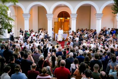 Procissão de Corpus Christi reúne milhares de católicos na Catedral São José