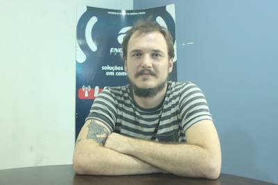Projeto traz cursos alternativos e livres de padrões institucionais 