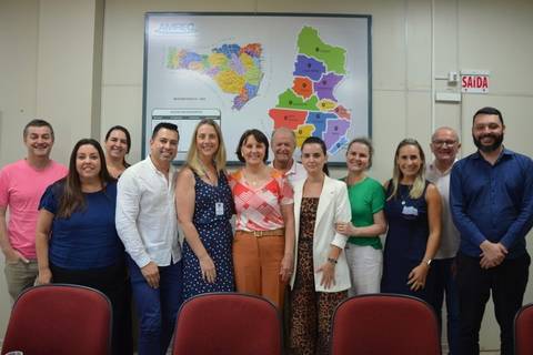 Colegiado de Educação reelege Rose Reynaud como presidente