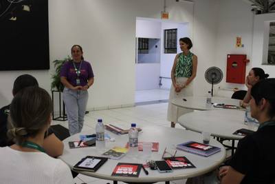 Impacto da literatura na vida dos alunos é tema de formação para professores no Colégio Satc