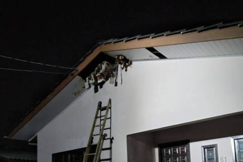 Fiação de casa pega fogo durante banho de moradores em Criciúma